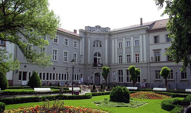 Cambio de universidad Gotinga. Primer contacto con la fe.