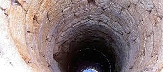 Se prohíbe la perforación de nuevos pozos y la extracción de aguas del subsuelo.