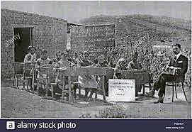 Comienza la educación PÚBLICA