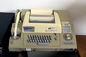Se inaugura el servicio de comunicaciones (Telex) entre México y Estados Unidos.