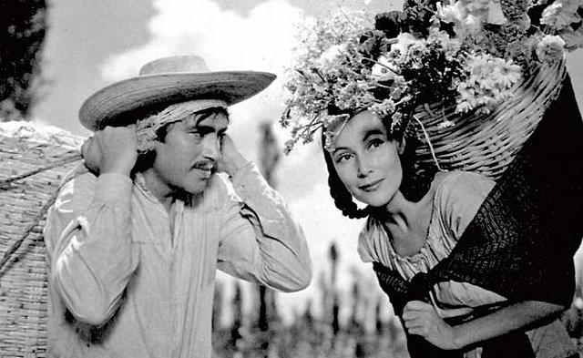 Se promulga la primera Ley Cinematográfica de México.