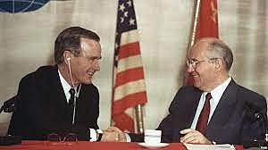 FIN DE LA GUERRA FRIA CUMBRE DE MALTA GEORGE BUSH Y GORBACHOV