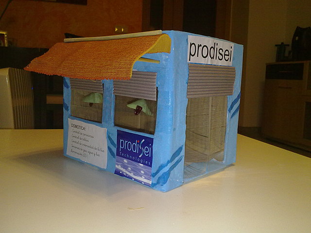 PREPAREM LA MAQUETA PER A LA FALLA DEL CARLES