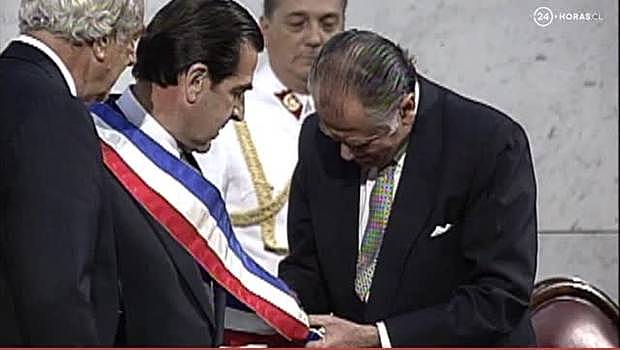 Patricio Aylwin asume como Presidente de la República
