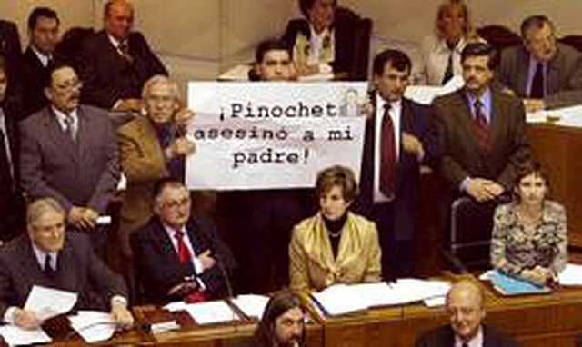 Augusto Pinochet es sobreseído del proceso criminal en su contra