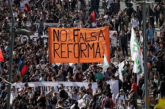 Se realizó la primera marcha estudiantil del año en Santiago.