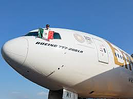 Llegada a México del primer jet de aviación comercial.
