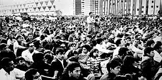 Protesta estudiantil por un cambio democrático.