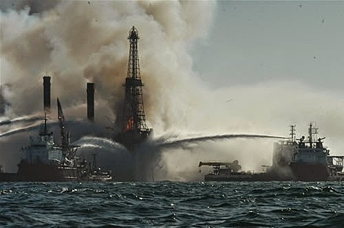 Tragedia en plataforma petrolera.