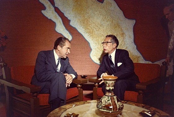 Díaz Ordaz se reúne con el presidente Richard Nixon para firmar un acuerdo relacionado con el respeto a las fronteras naturales.