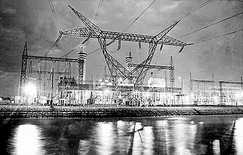 Se nacionaliza la industria eléctrica.