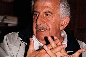 Fallece el dramaturgo Héctor Azar en la Ciudad de México.