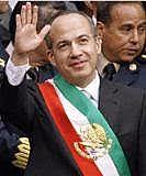 Felipe Calderón Hinojosa asume la presidencia de México