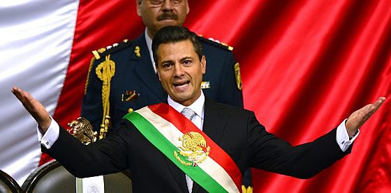 Enrique Peña Nietoasume la presidencia de México