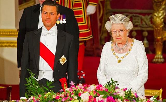 El presidente Peña Nieto es recibido con por la reina Isabel en Inglaterra