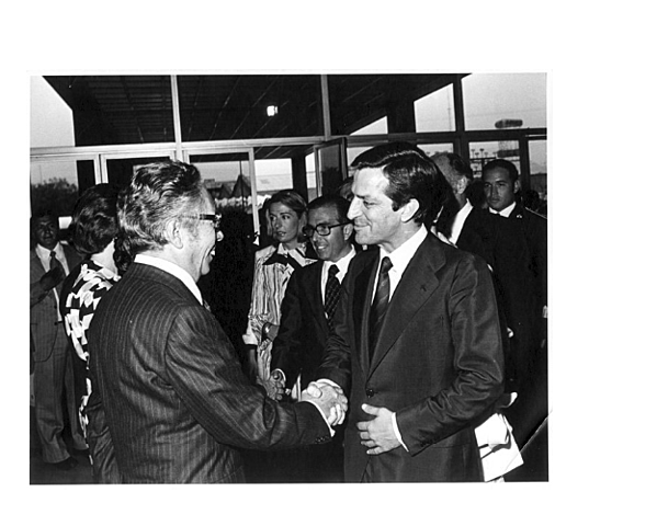 Gustavo Díaz Ordaz es nombrado embajador de México en España.