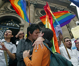 Aprobación de la Ley de Convivencia.