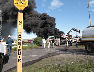 Toma clandestina de petróleo.