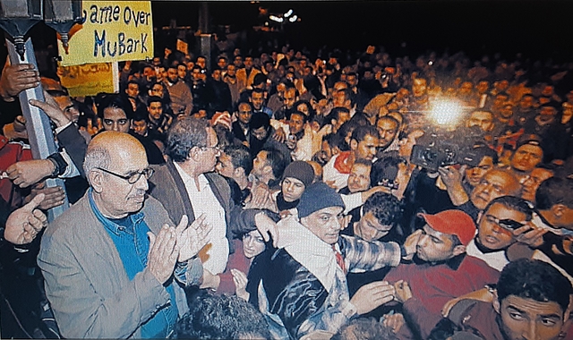 L'EJERCIT NO APLASTA LA REVOLTA CONTRA MUBARAK