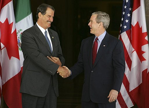 Reunión entre Fox y Bush con motivo de la Cumbre extraordinaria de las Américas.
