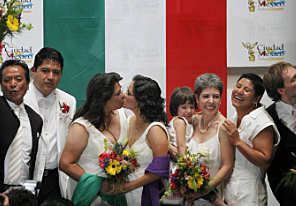 Firma de la iniciativa para la iagualdad.