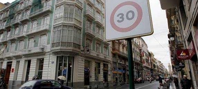 LA VELOCITAT ES REDUCIRÀ A 30KM EN LA MEITAT DE LA CIUTAT