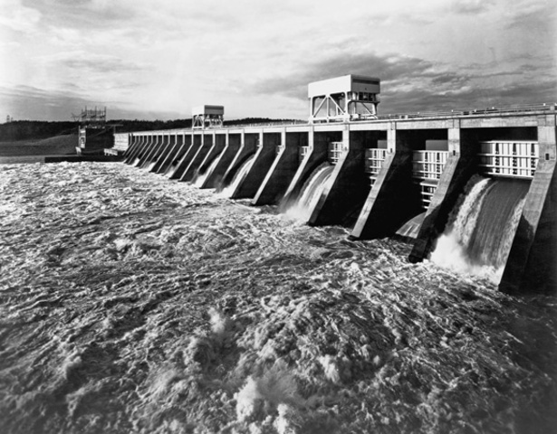 •	Roosevelt’s attempt to “pack” the Supreme Court causes conservative backlash in Congress.