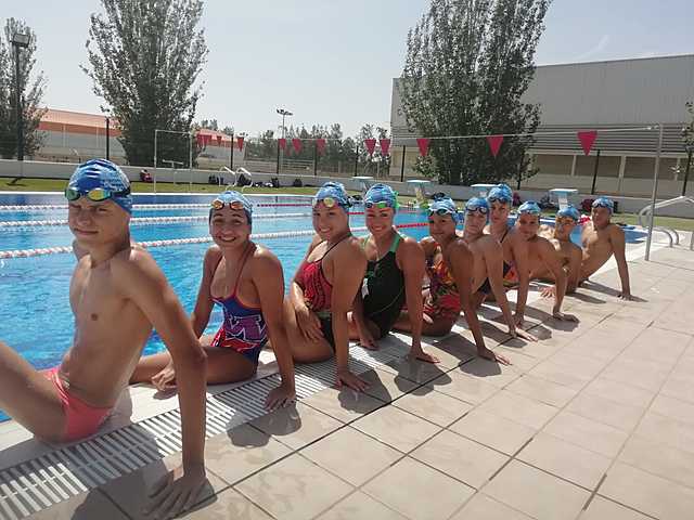 CONCENTRACIÓN CON EL EQUIPO DE NATACIÓN