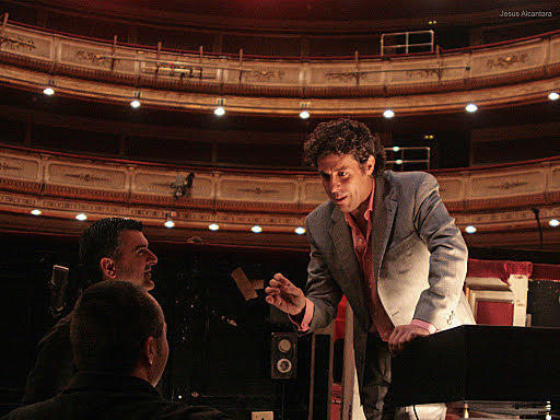 APARICIÓN DEL DIRECTOR