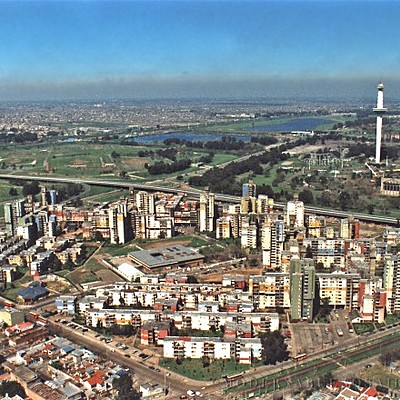 Timeline: Transformaciones en la periferia porteña: pantanos, basurales y un parque de diversiones.