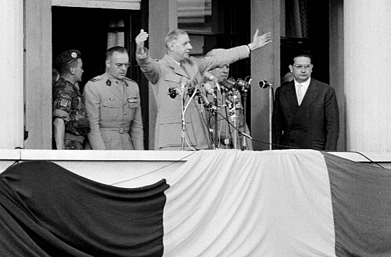 Charles de Gaulle crea el Comité Francés de Liberación Naciona