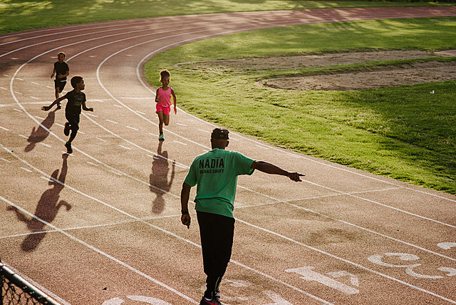 DESARROLLO MOTOR (Bryant J. Cratty, Perceptual and Motor Development in Infants and Children, 3a. ed., Copyright © 1986 de Allyn y Bacon.)