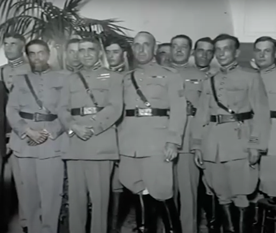 Criação da Polícia de Informações.