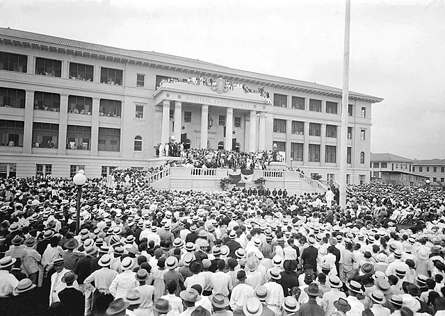 INAGURAN EL HOSPITAL EL HST , DENOMINADO " EL ELEFANTE BLANCO"