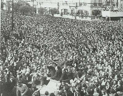 A candidatura de Humberto Delgado é oficialmente registada no Supremo Tribunal de Justiça. O Estado Novo treme com o apoio do povo.