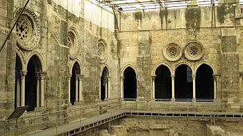 A PIDE, prende os implicados no movimento revolucionário, que tinham cumplicidades até ao mais alto nível das Forças Armadas, frustrando o designado golpe da Sé.