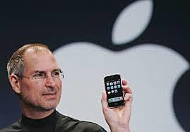 Steve Jobs lanza el iphone