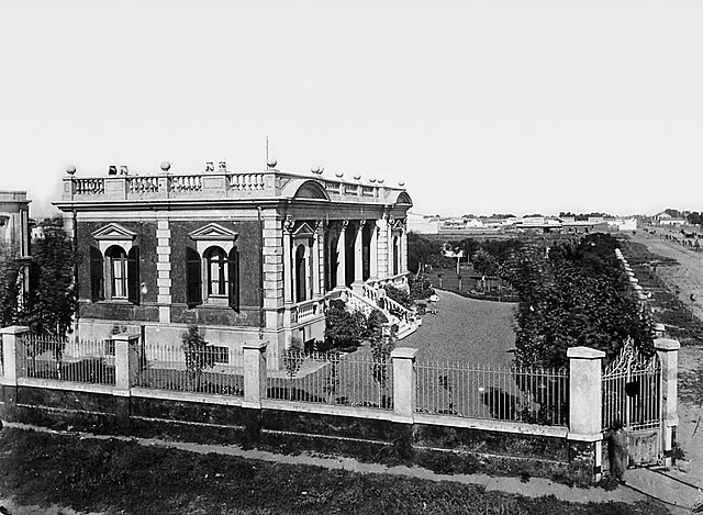 Surgimiento de selectos espacios de sociabilización: Club Comercial, Jockey Club, Club del Orden, etc.