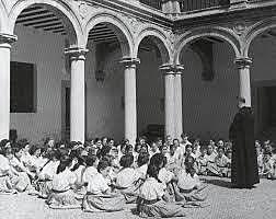 INSTITUCIONES LAICAS