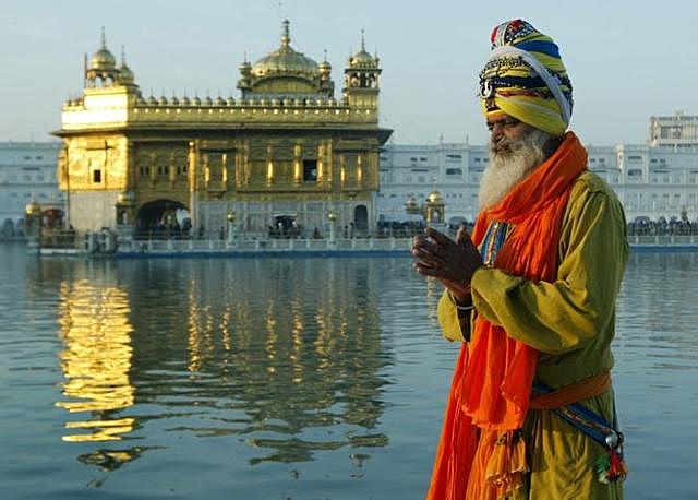I Sikh occupano il Tempio d’oro