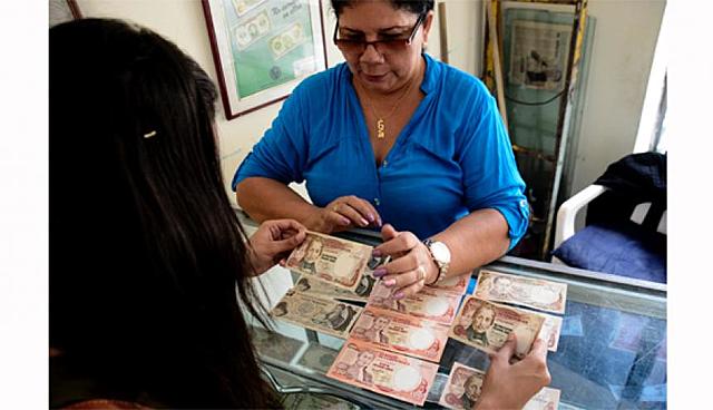 6. Papel moneda entra en circulación