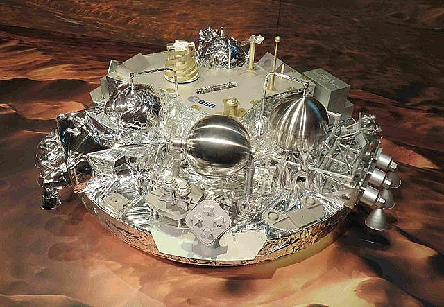 The launch of ESA Schiaparelli EDM lander