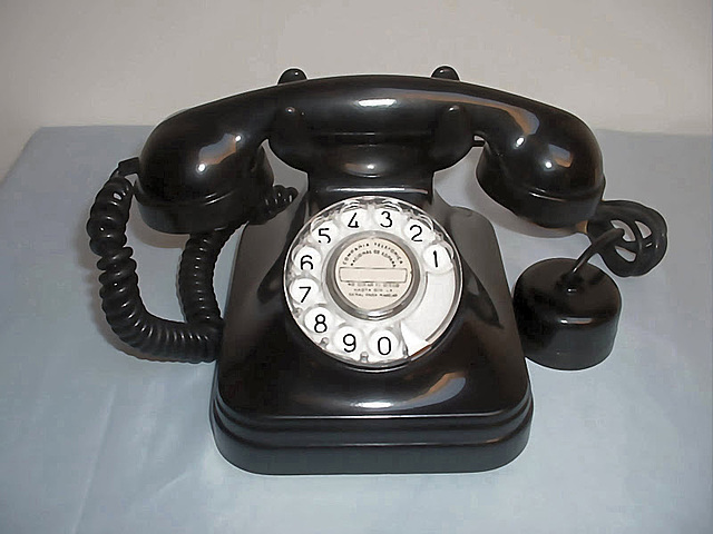 Teléfono de baquelita (Modelo 5523-EZ)