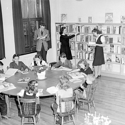 Timeline: Children's Literature