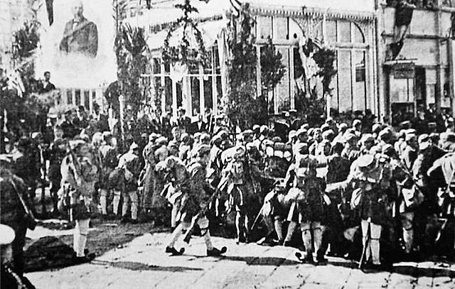 Ο Ελληνικός στρατός αποβιβάζεται στη Σμύρνη