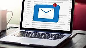 "Envío del primer Correo Electrónico"