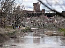 Se traslada a vivir con la familia a MEDINA DEL CAMPO (Valladolid)