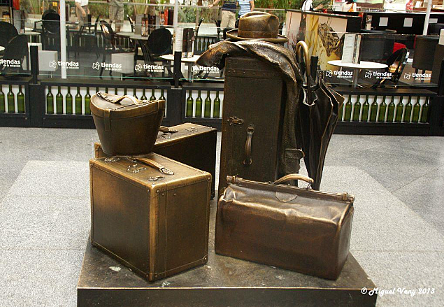 El viajero (Atocha) - Eduardo Úrculo