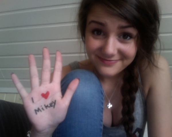 Martine comes to visit Mikey