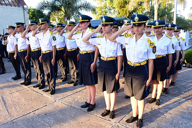 ESCUELA DE POLICIA. PENSANDO EN EL FUTURO